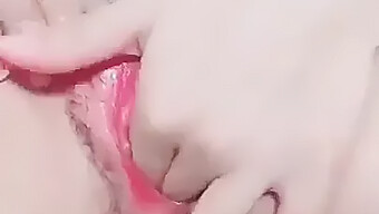 Cute Asian Girl With Amazing Pussy Close-Up