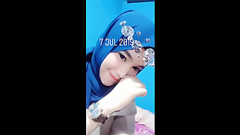 Putri Indonesia Menggoda Di Platform Video Langsung