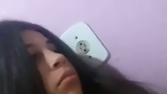 Modelul Brazilian De Cameră Pentru Adolescenți De Pe Periscope: Video De Înaltă Calitate