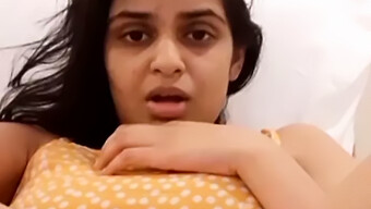 Sri Lankan Teen'S Wild Ride With Sex Toys