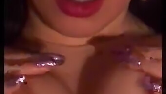 Latina-Jentes Sensuelle Onani Og Blowjob