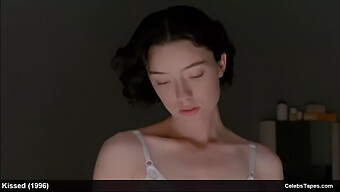 Pertunjukan Softcore Sensual Molly Parker Dengan Adegan Telanjang Dan Intim Yang Eksplisit