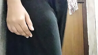 Desi Homemade Video Of Hot Indian Wife Masturbating And Fingering Herself