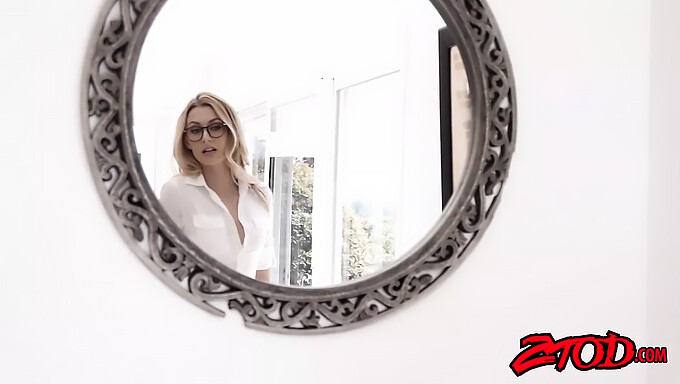 Alexa Grace, Une Superbe Écolière Blonde, Connaît Une Pénétration Intense