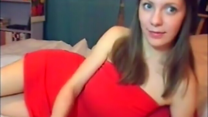 Krøniker Af En Busty Webcam Model