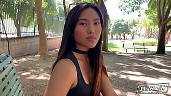 May Thai Khoe Kỹ Năng Làm Tình Bằng Miệng Trong Video Pov.