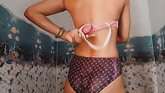 La Magra Bhabhi Asiatica Si Masturba E Mostra I Suoi Intimi