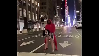 Interracial Par Udforsker Nydelse I New York City