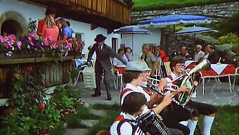 Vintage Tysk Softcore-Film Med En Trio Av Älskare I Övre Bayern