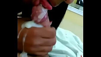 Joven Mujer De Campinas-Sp Recibe Una Corrida Facial En Video Hd