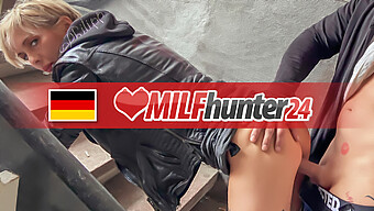 केविन मिल्फ विकी के चेहरे पर स्खलित होता हुआ इस हॉट वीडियो में Milfhunter24.Com से।