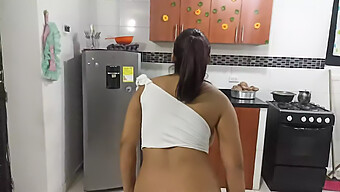 La Ama De Casa Excitada Daniela Me Seduce Para Un Romance Apasionado Mientras Su Cónyuge Está Fuera