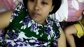 Cimahi Beauty'S Intense Orgasm