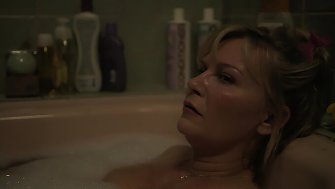 Kirsten Dunst Lenyűgöző Fürdőkád Jelenete Az On Becoming A God In Central Florida-Ban