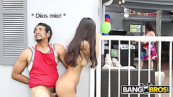 ¡el Hijastro Sorprende A Su Padrastro Con Un Encuentro Sexual Caliente!