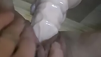 Mainan Solo Panas Istri Amatir Dengan Dildo